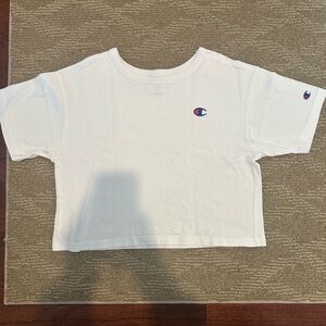 white cropped Champion tee